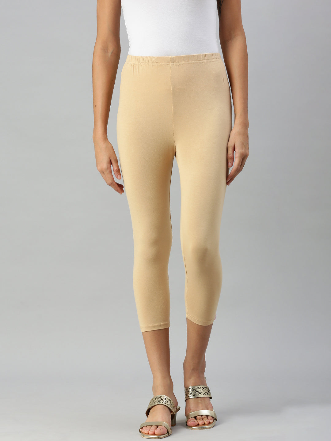 Shop Prisma's Cream Capri Leggings for Comfortable and Stylish Workout Wear
