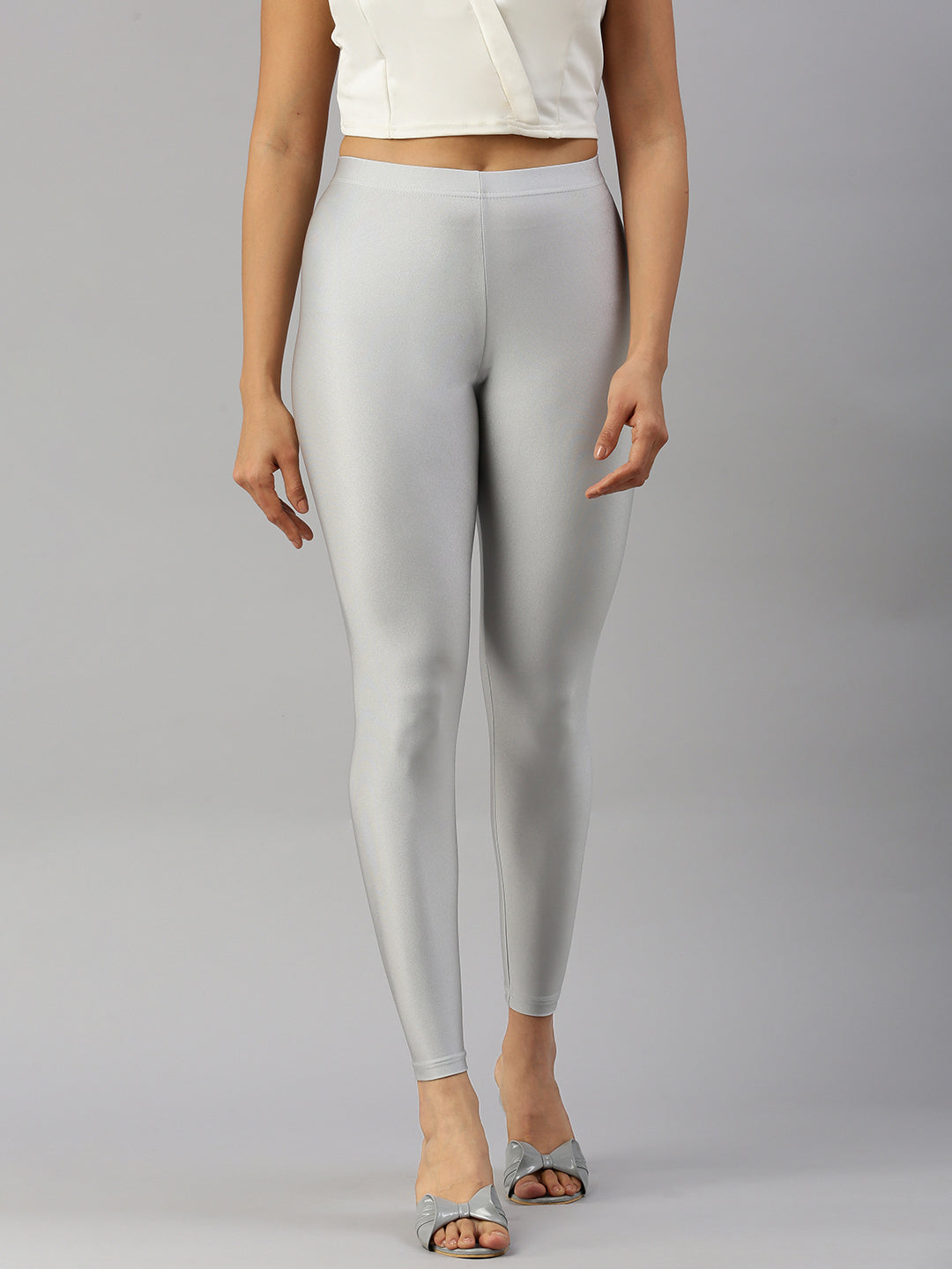 Prisma Shimmer Leggings in Neo Silver for a Chic Look