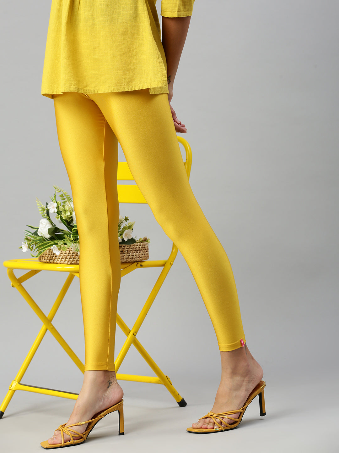 Prisma Shimmer Leggings in Yellow Gold for a Chic Look