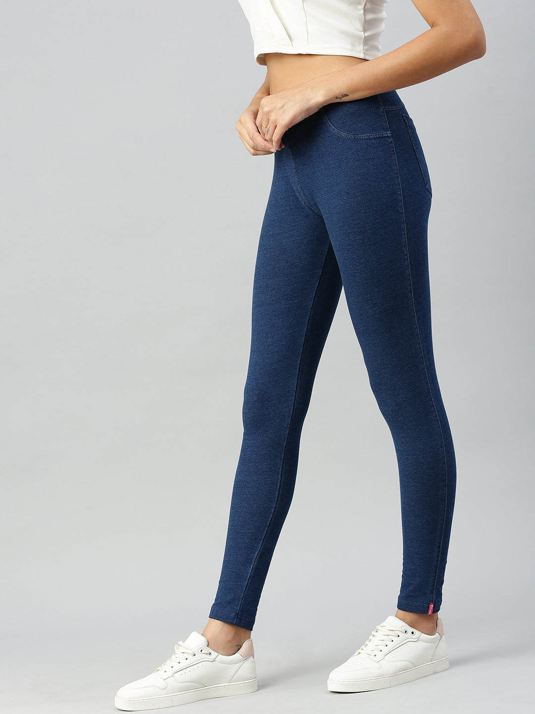 Capri jeggings with clearance pockets