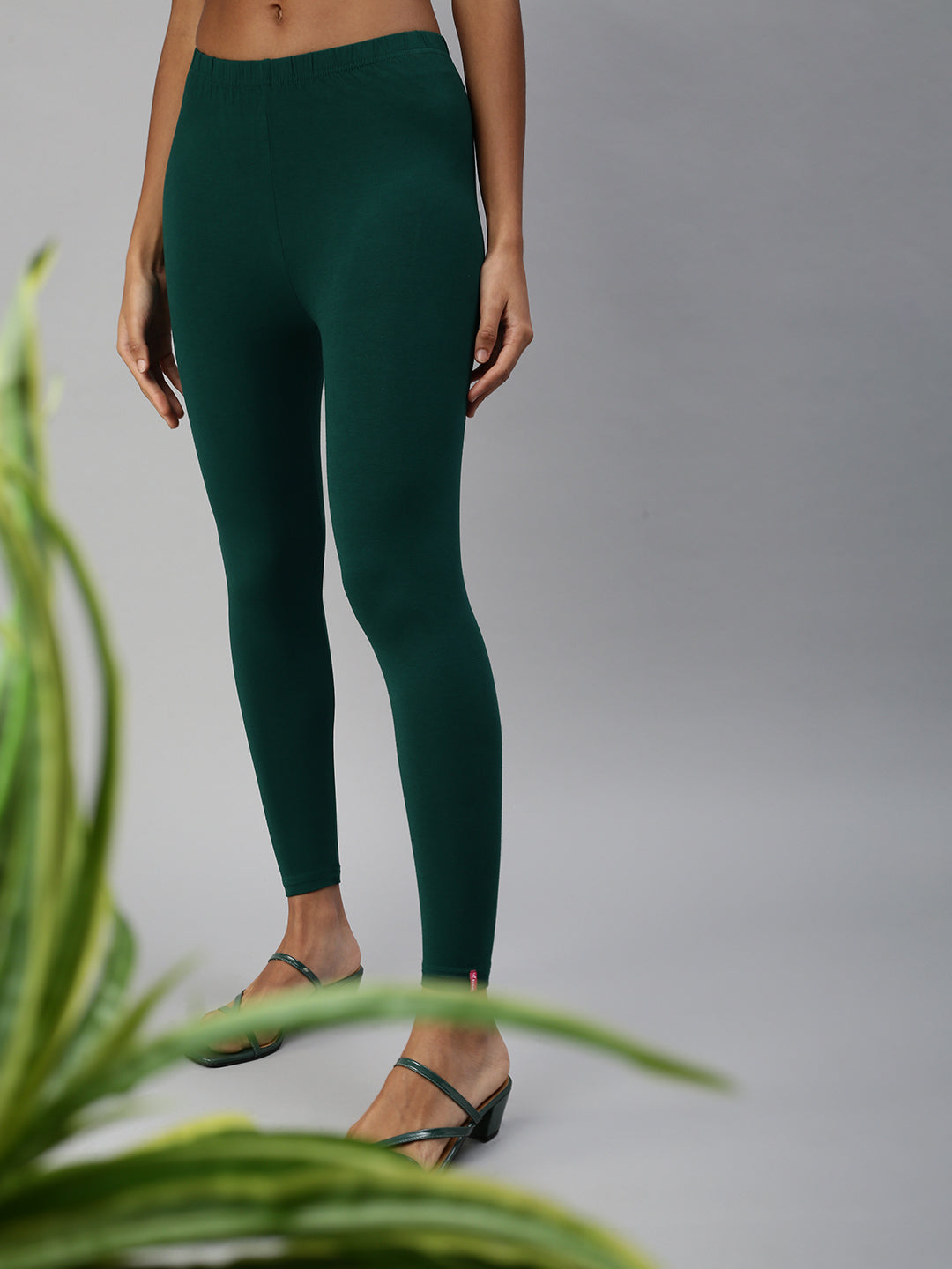 Missby Girl'S Black Side Stripe Slim Leggings (10-11 Years) : Amazon.in:  Fashion